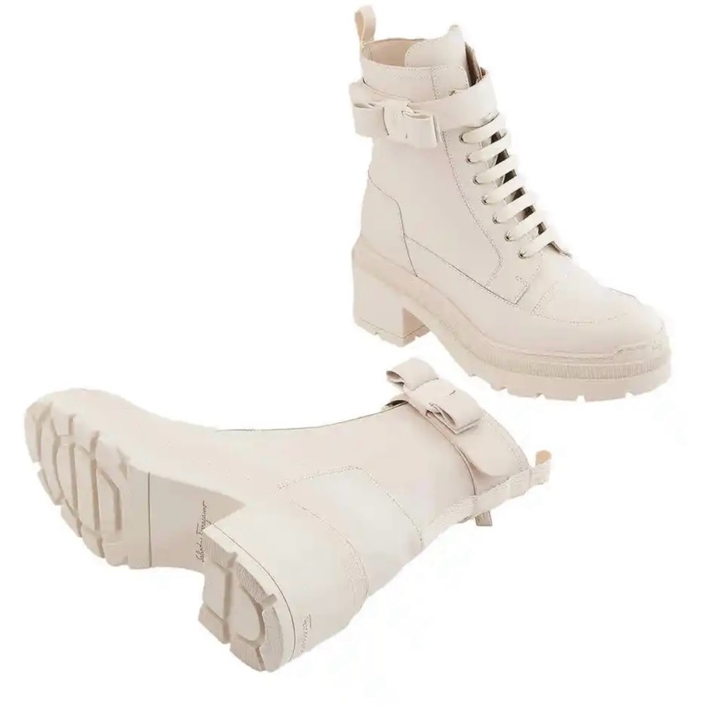 Salvatore Ferragamo Lober boot 7.5 bone